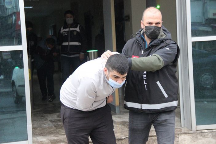 Kocaeli'de vatandaşın 100 bin TL’sini çalan kapkaççılar tutuklandı