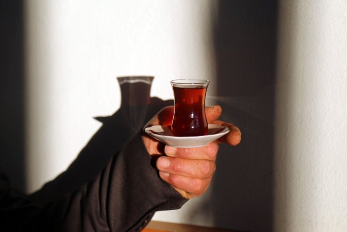 i Gümüşhane'de çay içmeye doyamayan adam görenleri şaşırtıyor