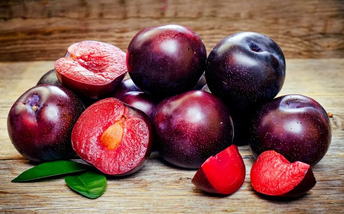 Beslenme rutinine eklemeniz gereken 8 kırmızı meyve