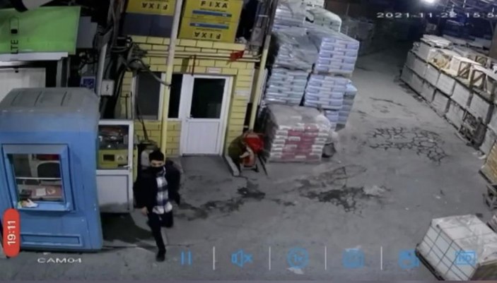 İstanbul'da oto hırsızlığı yapan genç, babasının ihbarıyla yakalandı