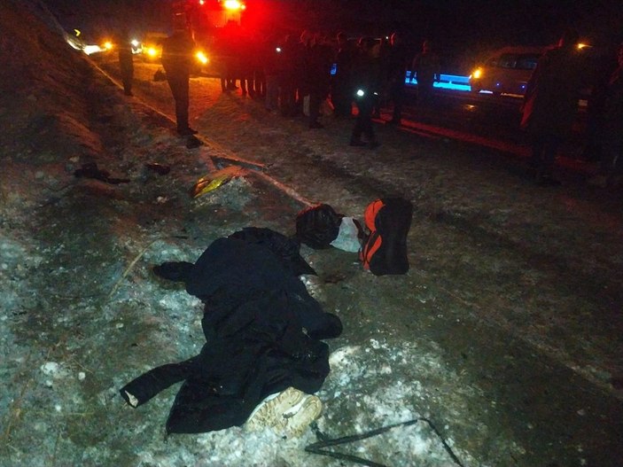 Kars'ta yolcu otobüsü kaza yaptı: Çok sayıda ölü var