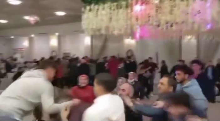 Sakarya'daki düğünde itişme kavgası