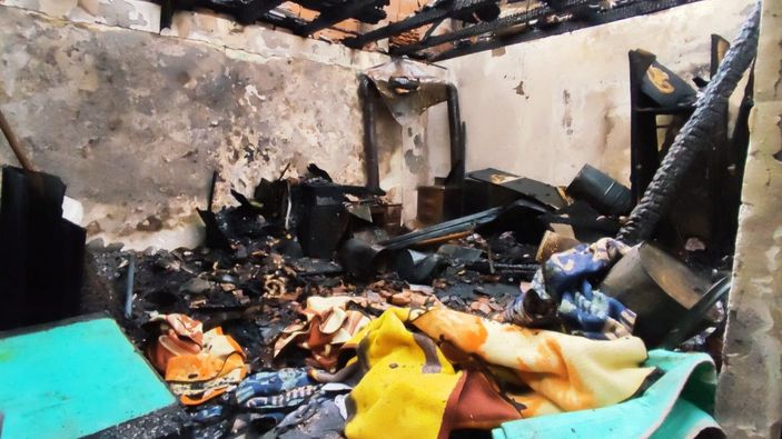 Karabük’te madde bağımlısı oğlu, evini yaktı