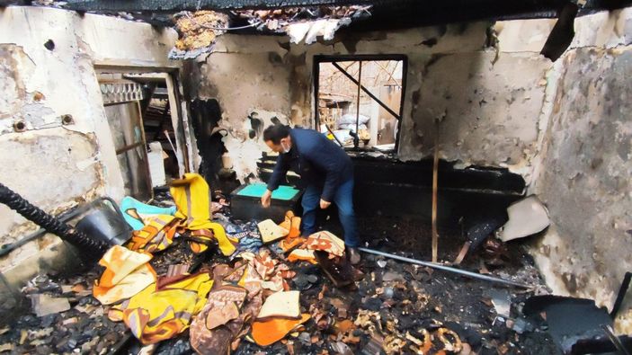 Karabük’te madde bağımlısı oğlu, evini yaktı