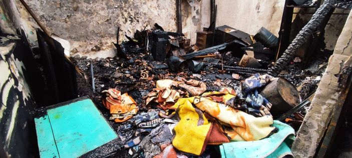 Karabük’te madde bağımlısı oğlu, evini yaktı