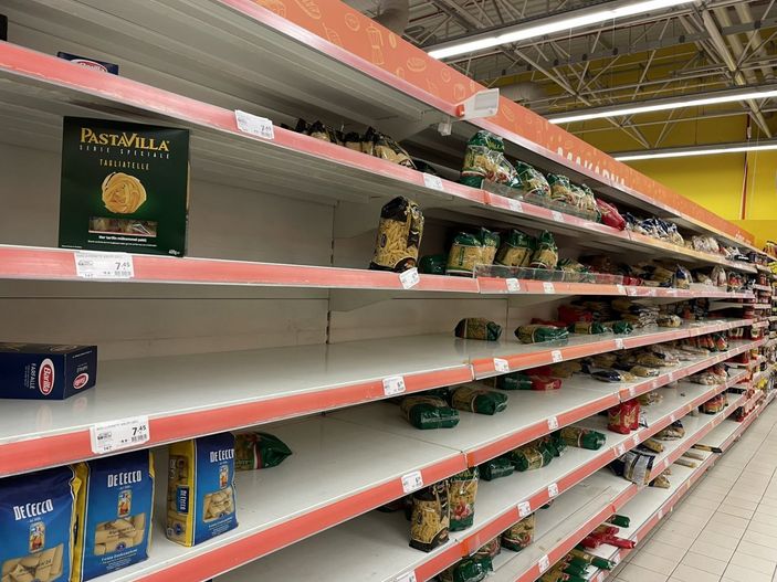 Edirne'de market rafları boşaldı