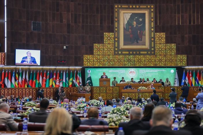 a Mevlüt Çavuşoğlu: Taliban herkesin haklarını korumalı