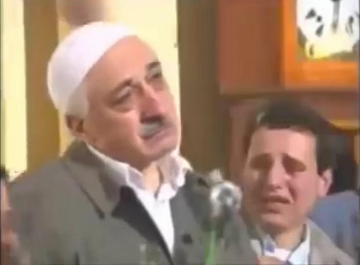 d FETÖ'nün yelpazecisi: Hayranlıktan yanındaydım