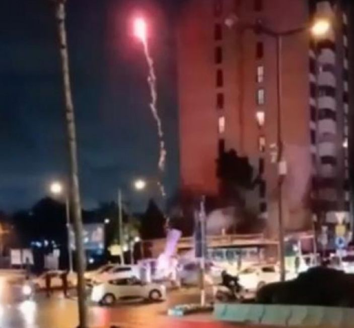 d Başakşehir'de tehlikeli asker eğlencesi