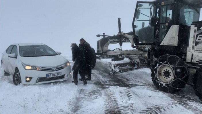 Muş’ta kar ve tipi: 30 kişi kurtarıldı