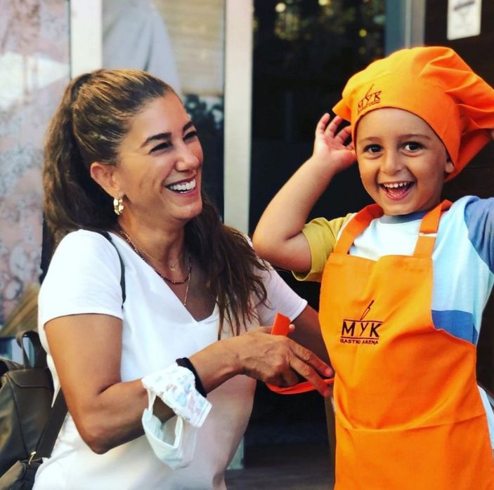 Cesur pozlarıyla nefes keserken anne olmuştu! Nadide Sultan'ın oğlunu gören inanamadı