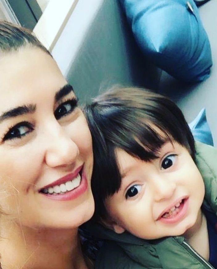 Cesur pozlarıyla nefes keserken anne olmuştu! Nadide Sultan'ın oğlunu gören inanamadı