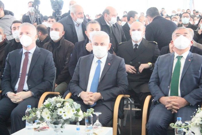 i Binali Yıldırım: Kurda dalgalanma var ama böyle gidecek anlamına gelmez