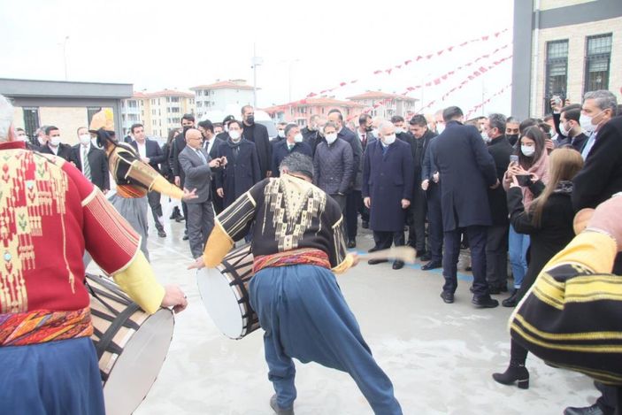 i Binali Yıldırım: Kurda dalgalanma var ama böyle gidecek anlamına gelmez