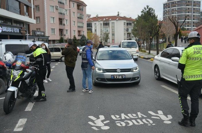 Uşak'ta bin 183 araç sürücüsüne para cezası kesildi