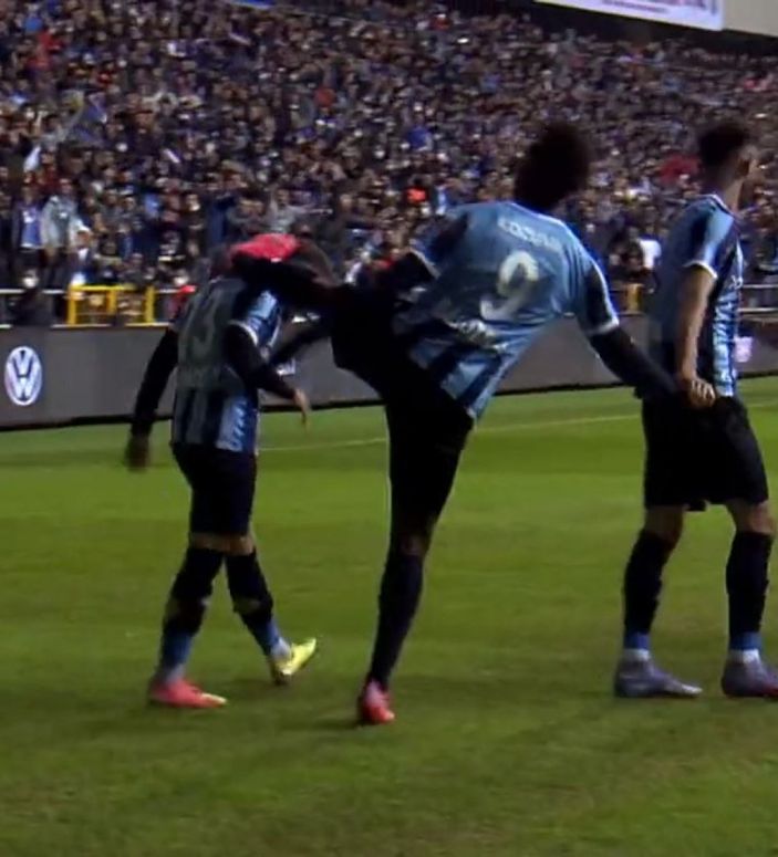 Mario Balotelli'den Yunus Akgün'e garip tebrik