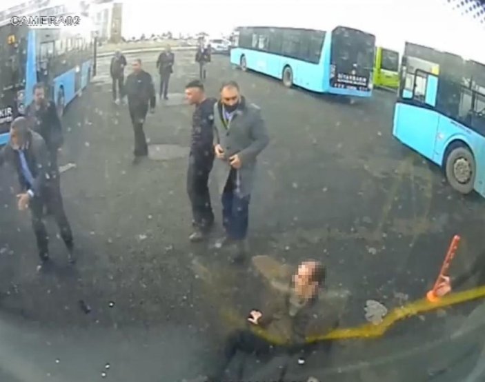 Diyarbakır’da belediye otobüsü şoförüne bıçaklı saldırı