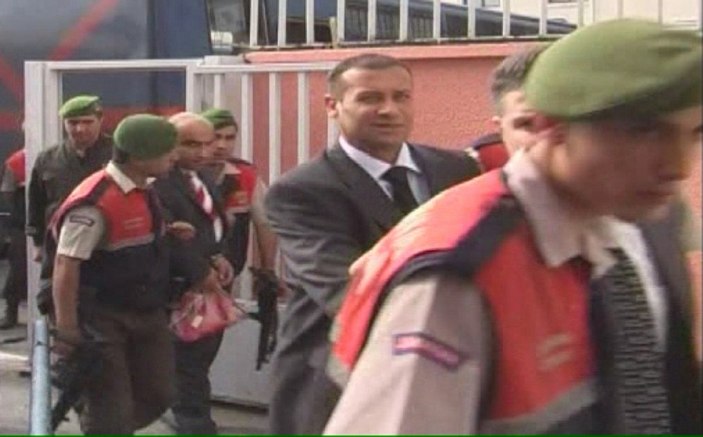 Kadıköy'de silahlı kavga: Susurluk davası hükümlüsü öldürüldü