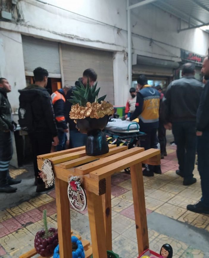 i Hatay’da belediye işçisi çatıdan düştü