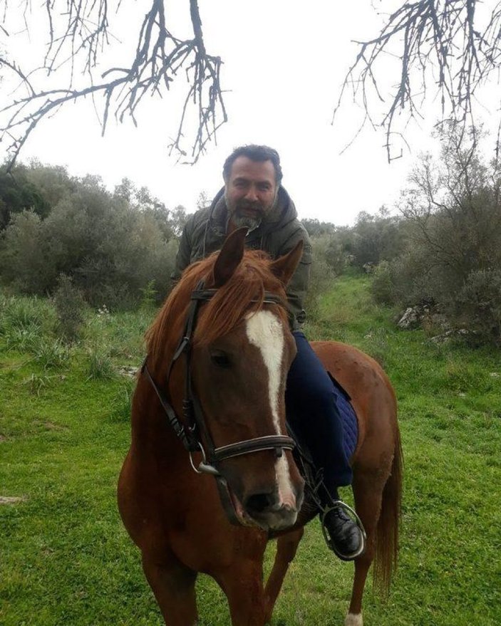 EDHO'nun Hızır Çakırbeyli'si Oktay Kaynarca'nın bir de kardeşini görün! Ayırt edebilene aşk olsun...