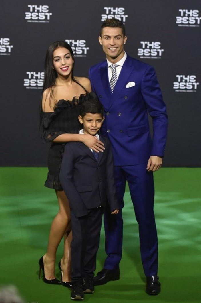 Şimdi milyonlar içinde! Cristiano Ronaldo'nun sevgilisi Georgina Rodriguez'in eski mesleği bakın neymiş