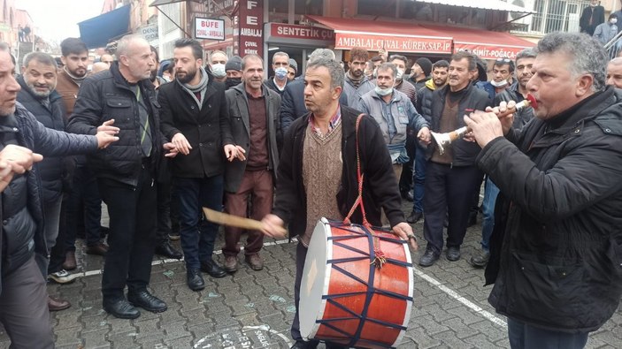 Malatya'da dolar düşünce halay çektiler