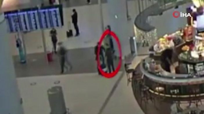 ABD'li diplomat pasaportunu Suriyeli yolcuya satarken yakalandı