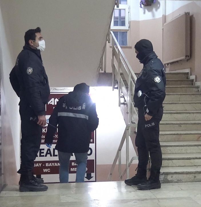 Erzurum’da, havai fişekleri bomba zannedip polise götürdüler