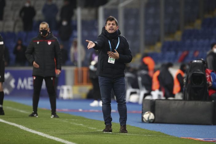 a Emre Belözoğlu, Coşkun Özarı'yı geçti