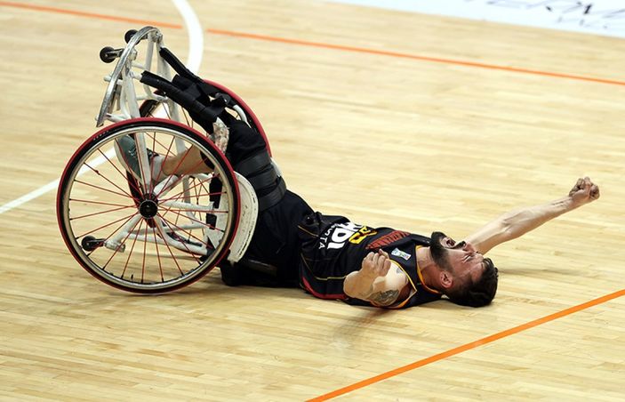 Meral Akşener Yılın Fotoğrafları'nı oyladı