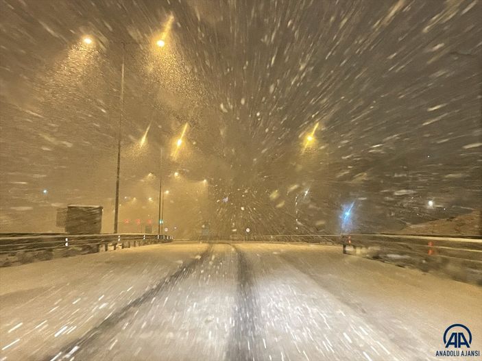 İstanbul'da kar yağışı başladı