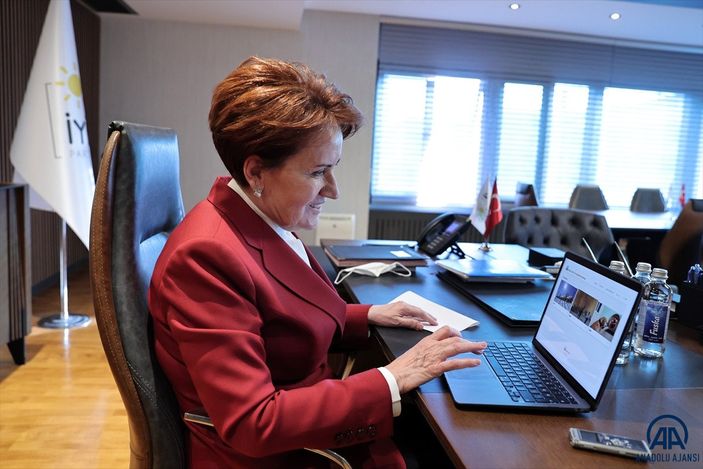 Meral Akşener Yılın Fotoğrafları'nı oyladı