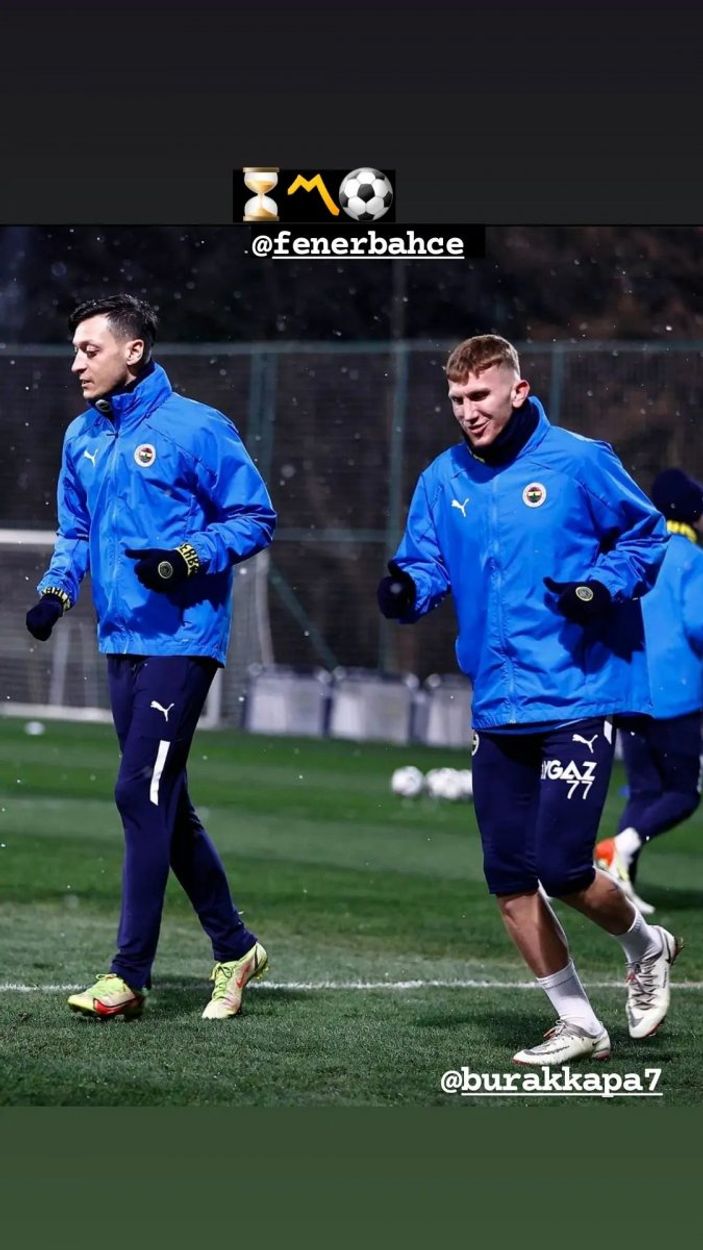 Mesut Özil'den Burak Kapacak paylaşımı