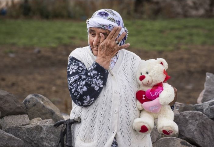Meral Akşener Yılın Fotoğrafları'nı oyladı