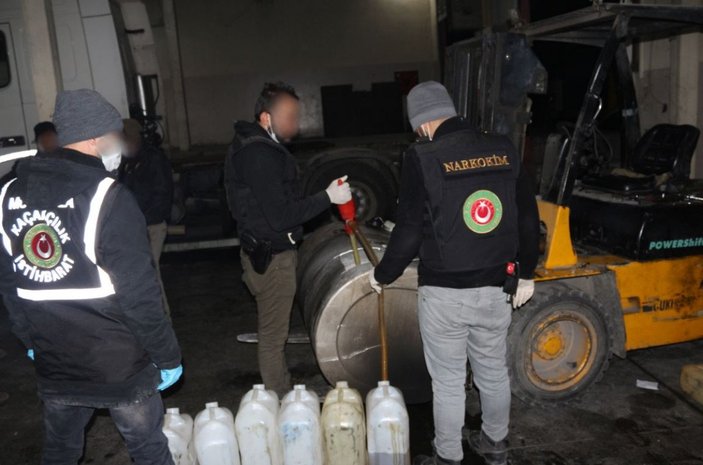 Gürbulak Gümrük Kapısı'nda 462 kilo sıvı metamfetamin ele geçirildi