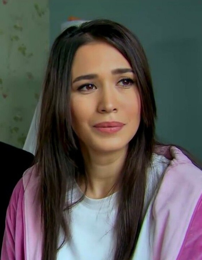 Gönül Dağı Sefer'in büyük aşkı Zahide hiç değişmemiş! Ecem Özkaya'nın eski haline bakın