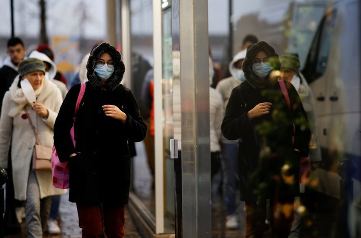Fransa’da koronavirüs vakaları rekor kırdı