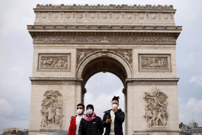 Fransa’da koronavirüs vakaları rekor kırdı