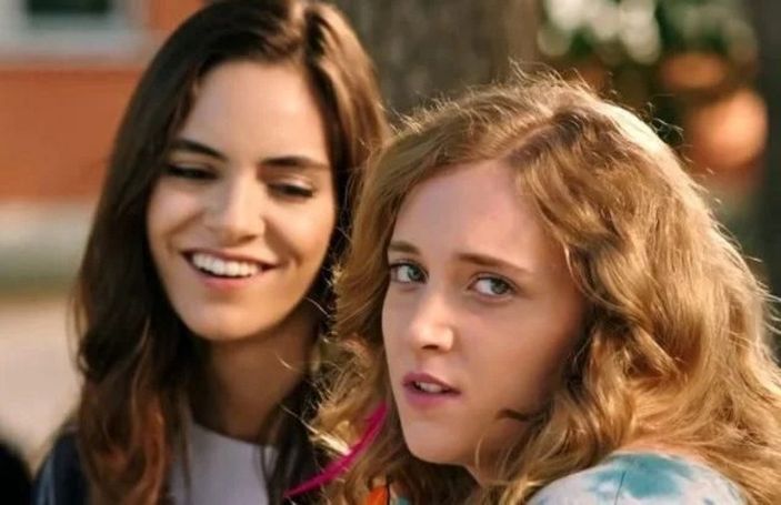 Bebek yüzüne kanmayın! Mahkum'un Sasha'sı Hayal Köseoğlu'nun estetiksiz hali şoke etti