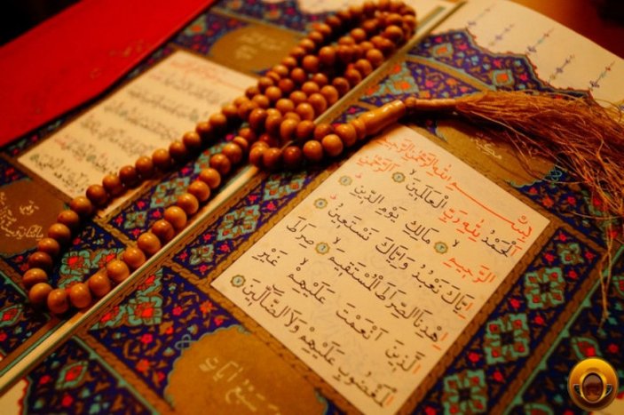 Kur'an'da İnsan ilişkilerini ele alan sûre: Hucurat suresi ve anlamı