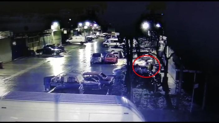 Ümraniye'de demir hırsızları kamerada