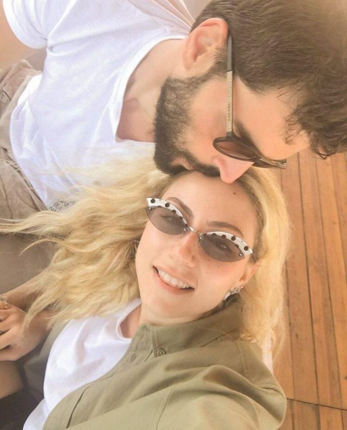 Güzelliğiyle büyüledi! Kaderimin Oyunu'nun yıldızı Akın Akınözü'nün Ermeni sevgilisi Sandra'ya bakın