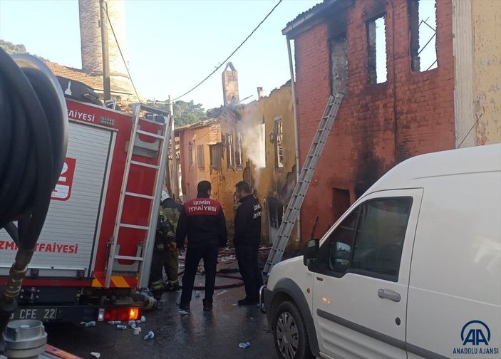 A İzmir'de çıkan yangında 3 çocuk hayatını kaybetti