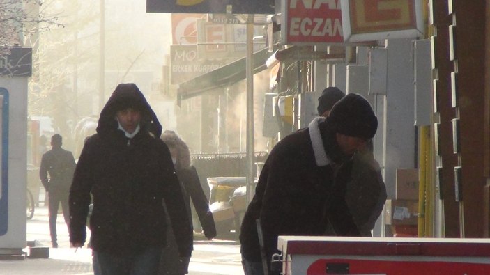Kars'ta soğuk hava, vatandaşın kirpiklerini dondurdu