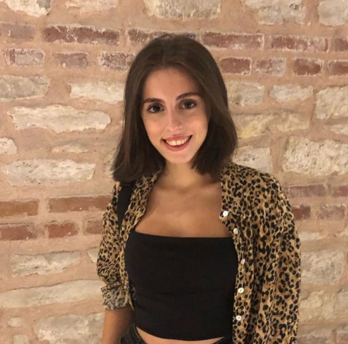 Esra Erol'un dişli avukatı Hülya Kuran'ın kızı güzelliğiyle mest etti! Bakın mesleği neymiş...