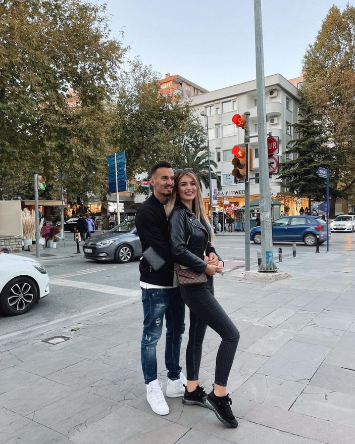 Berisha'nın eşi Fenerbahçe taraftarına kızdı