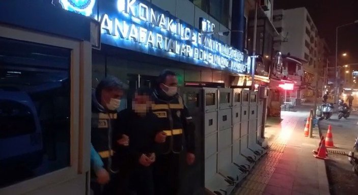 İzmir'de kuyumcuyu soyan hırsızlar, başka bir kuyumcuda yakalandı