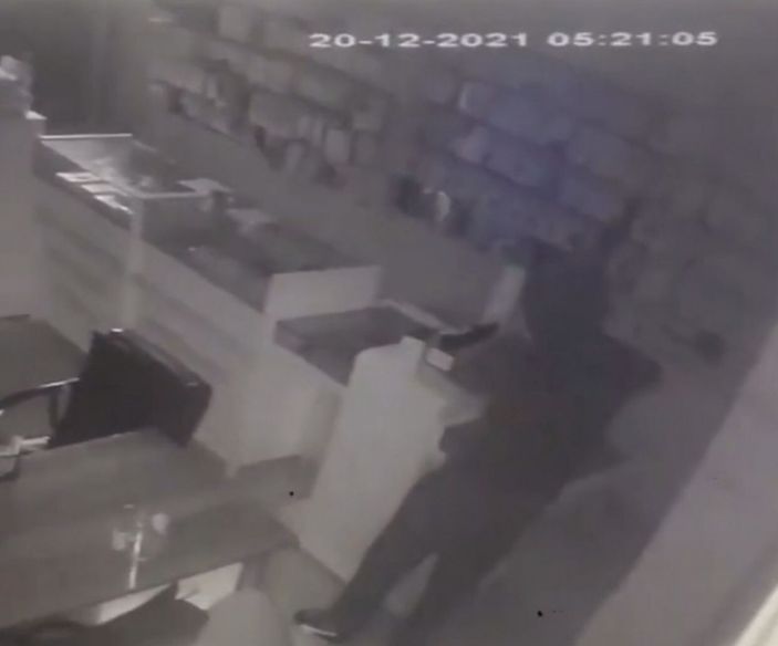 İ Batman'da telefonları çalan hırsızlar kamerada