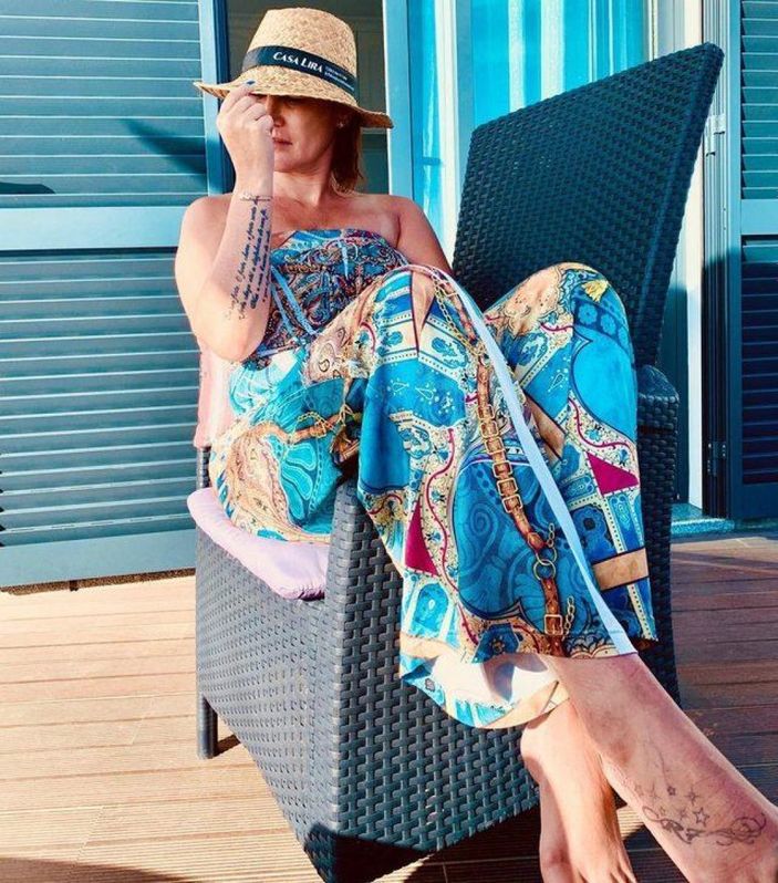 Güzelliğiyle baş döndürüyor! İşte Cristiano Ronaldo'nun kız kardeşi Elma Aveiro...