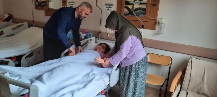 Burdur'da servis aracı öğrencinin üzerinden geçti